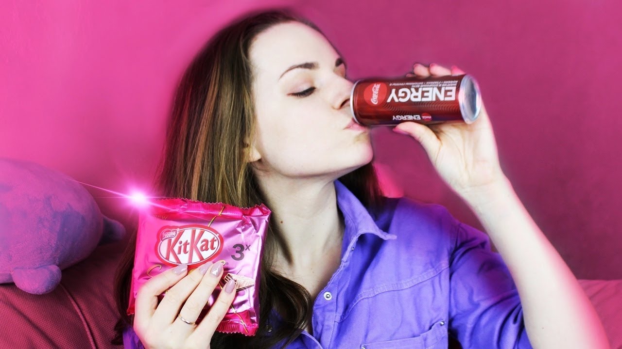 Запиваю РОЗОВЫЙ КитКат ENERGY Колой 🥤 ОБЗОРЧИК ОТ БЕЛЬЧИК