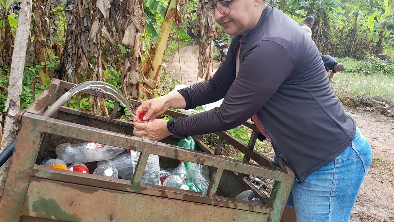 Vamos pegar água pra beber a 4 quilômetros venha com a gente pessoal #vidanaroça 