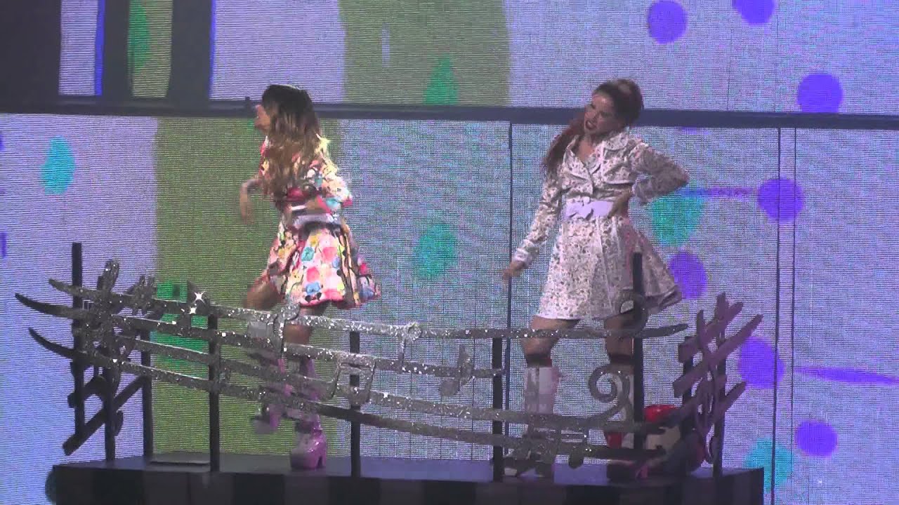 VIOLETTA - Codigo Amistad @Paris 19/02/2015 Concert Live - 7/25 - HQ 1080p Full HD