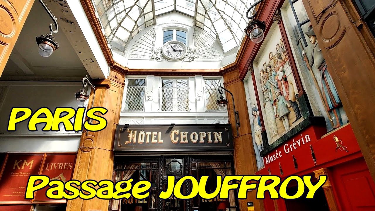 Le Passage Jouffroy : des commerces uniques et originaux. La magie du Musée Grévin -  Paris