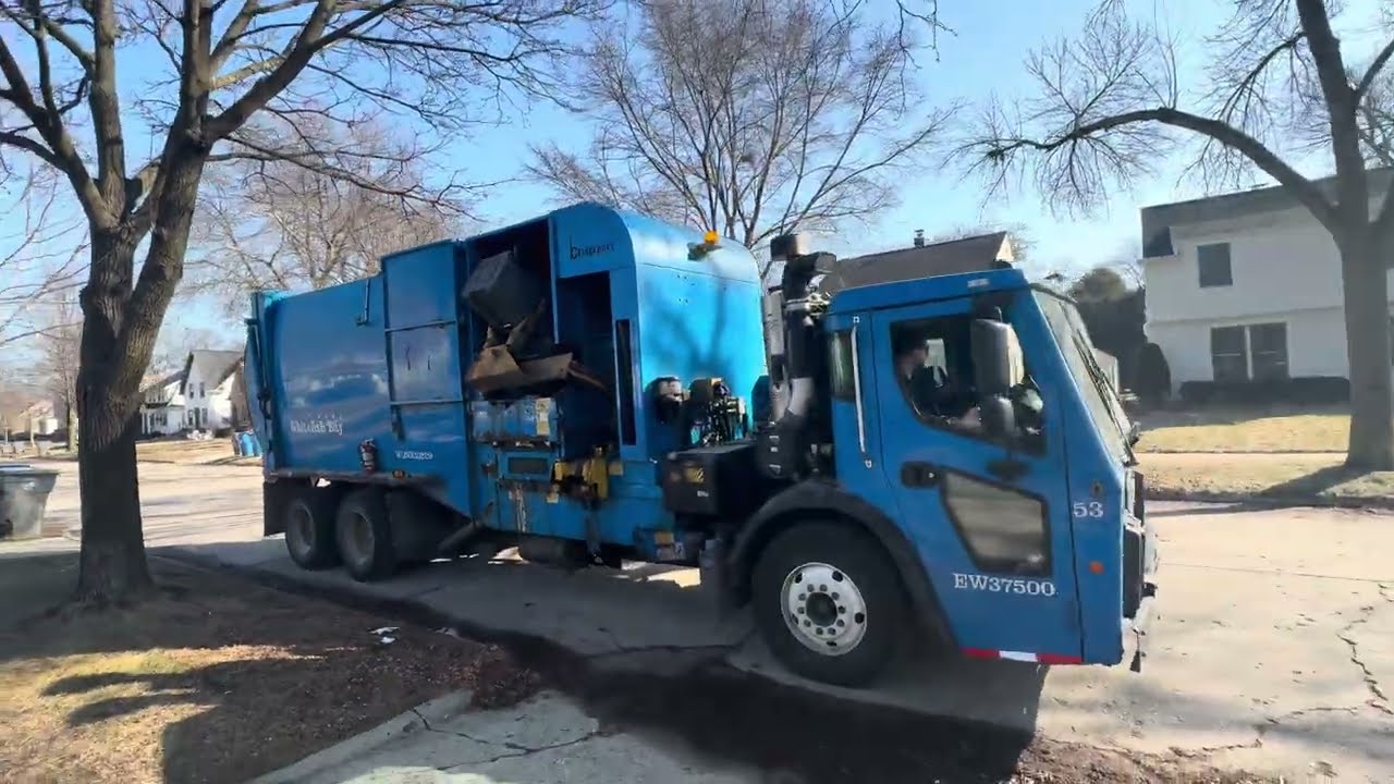 Village of Whitefish bay Blue Mack LR Bridgeport ASL garbage truck on trash 