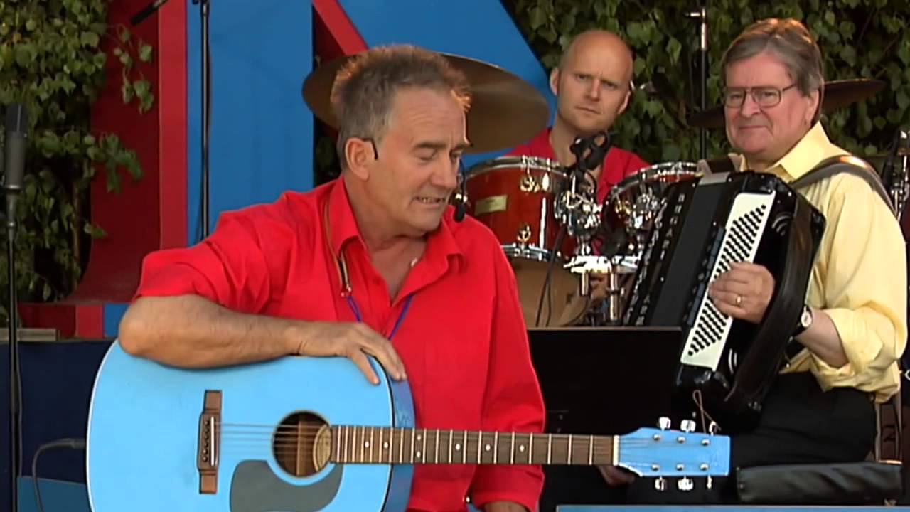 Robert Broberg i Allsång på Skansen 24 juli 2001