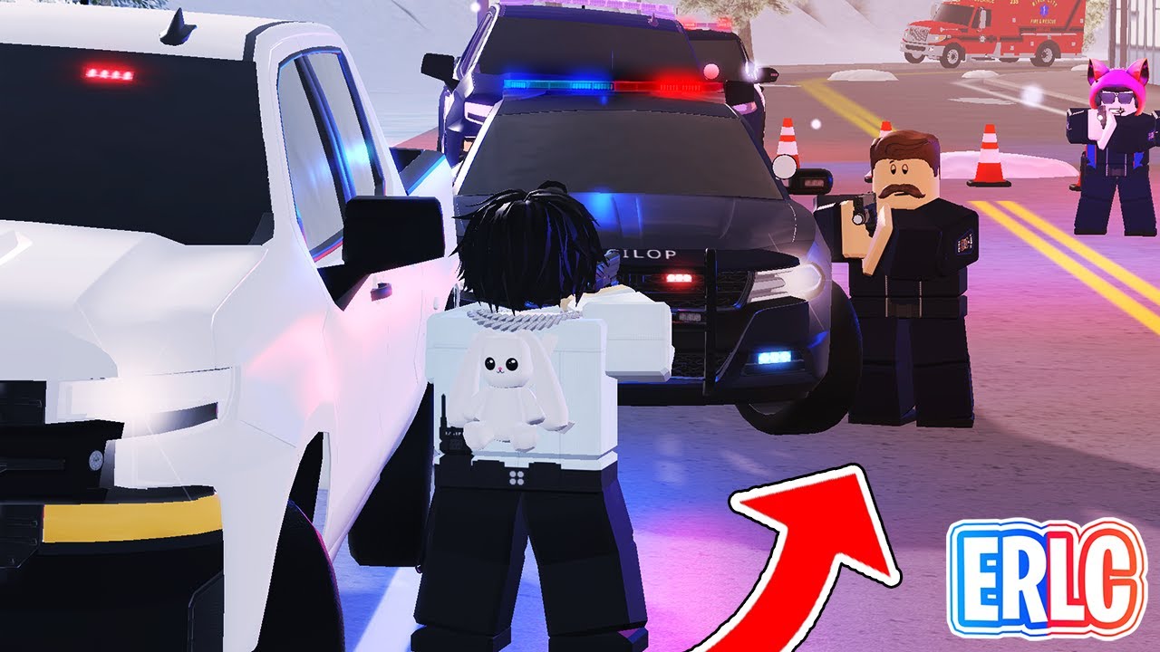 FAKE POLICE OFFICER PULLS OVER AN UNDERCOVER COP! - ERLC Roblox Liberty County