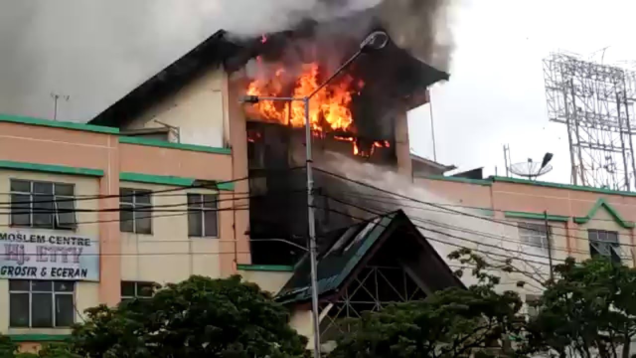 Kebakaran Ramayana Pekanbaru : Final pintu timur (lahfadz ALLAH)
