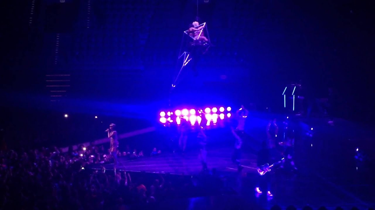 Katy Perry - E.T live in Cracow / Kraków Prismatic World Tour Poland