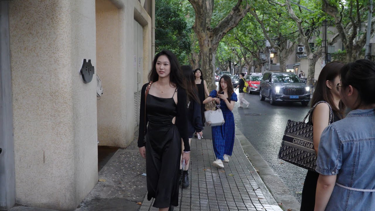 [4K街拍]现在上海怎么样了，大街上到处都是美女#travel #travelvlog