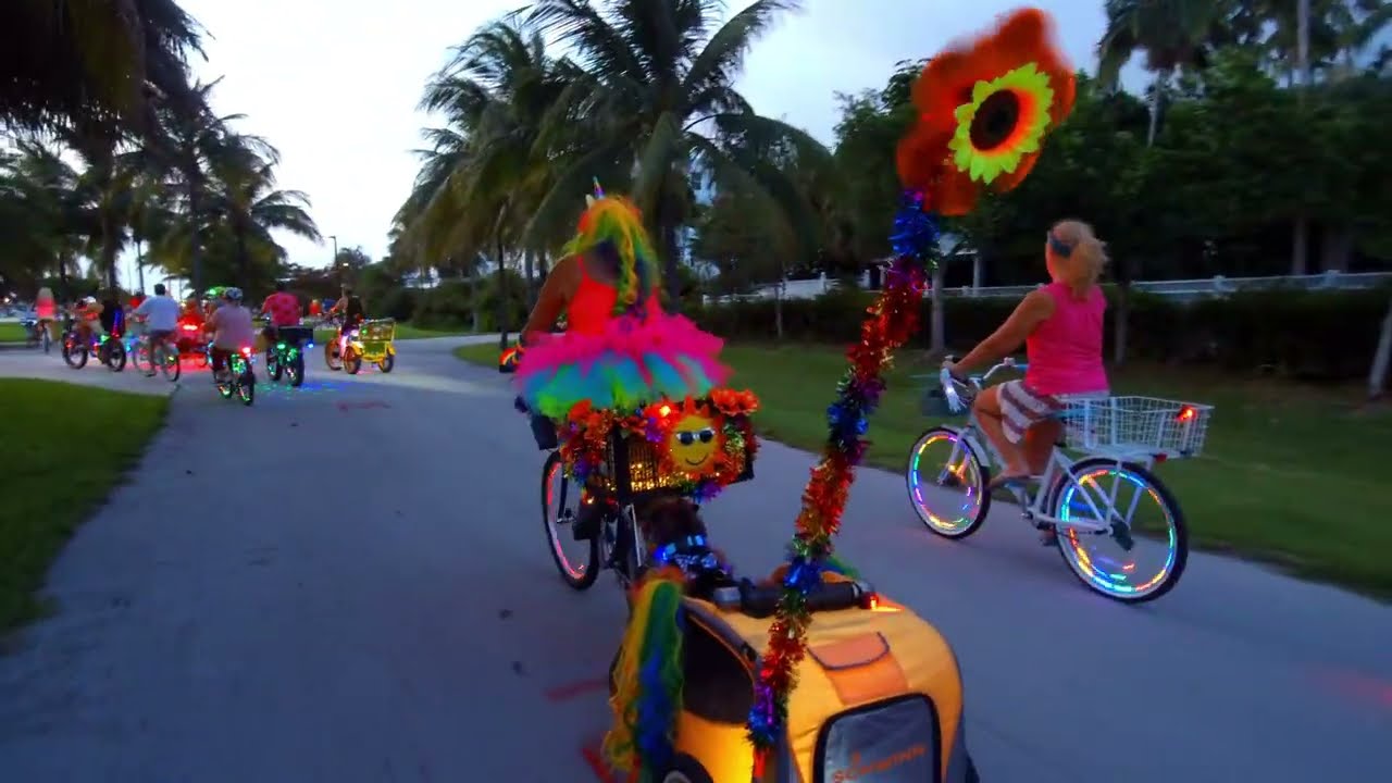 Key West 🍓 Fullmoon Bike Ride - LIVE