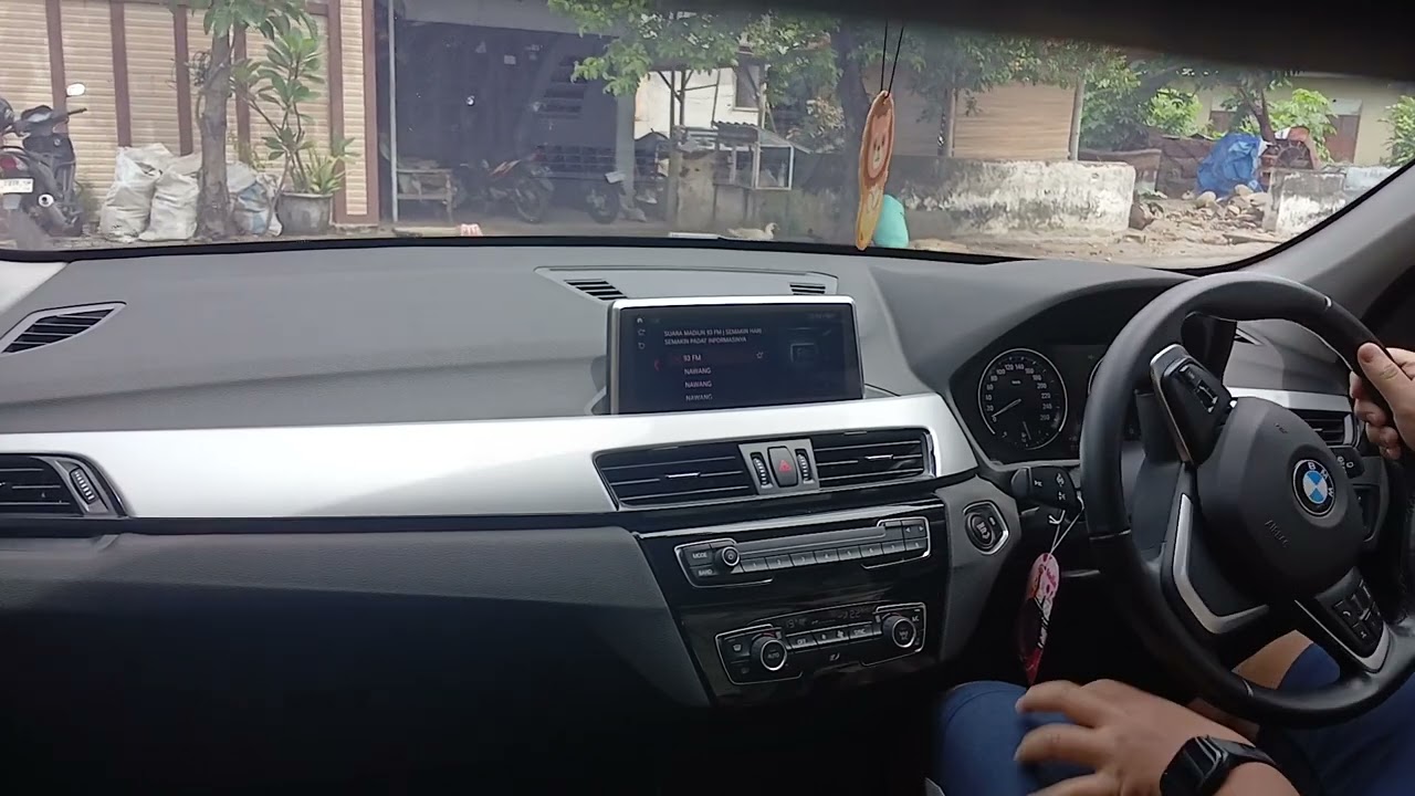POV singkat BMW X1 2021