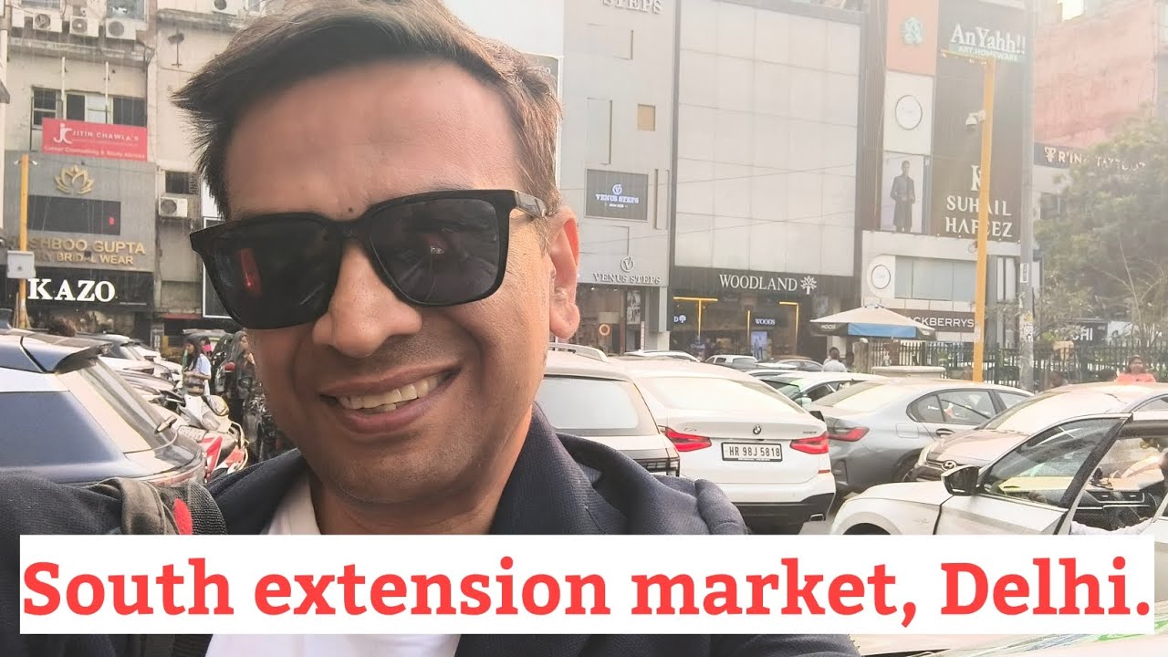 South extension market, Delhi. New Delhi's premier high street market.
