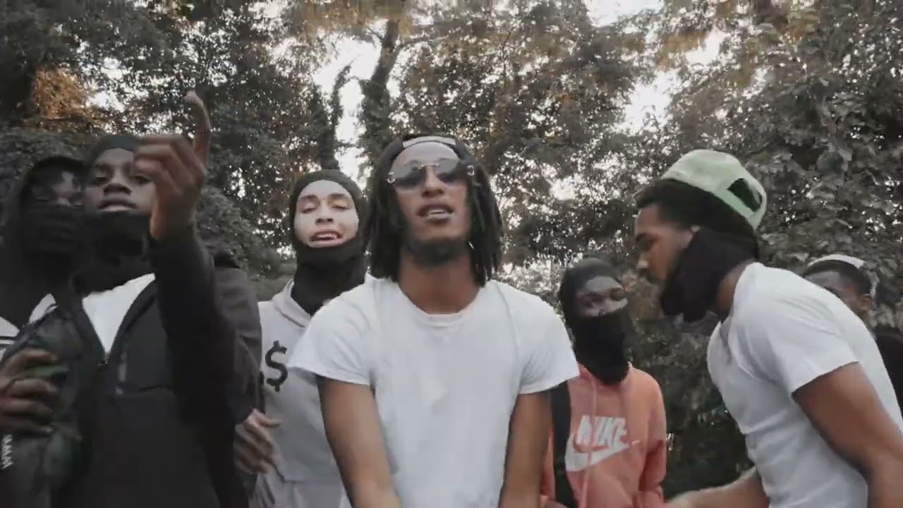 AyeeeMarii x TrapGleesh - Back On Bullshit (Official Video)