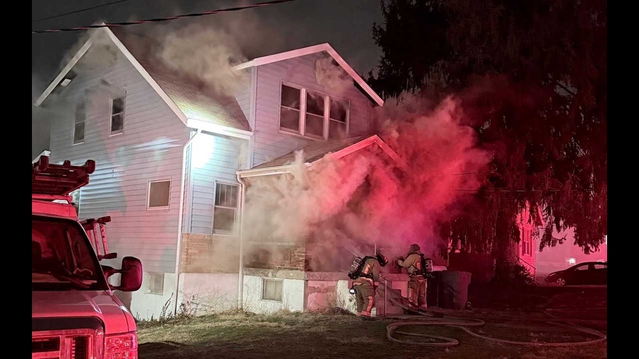 Cincinnati Scene Video - 2 Alarm Fire - Western Hills Avenue