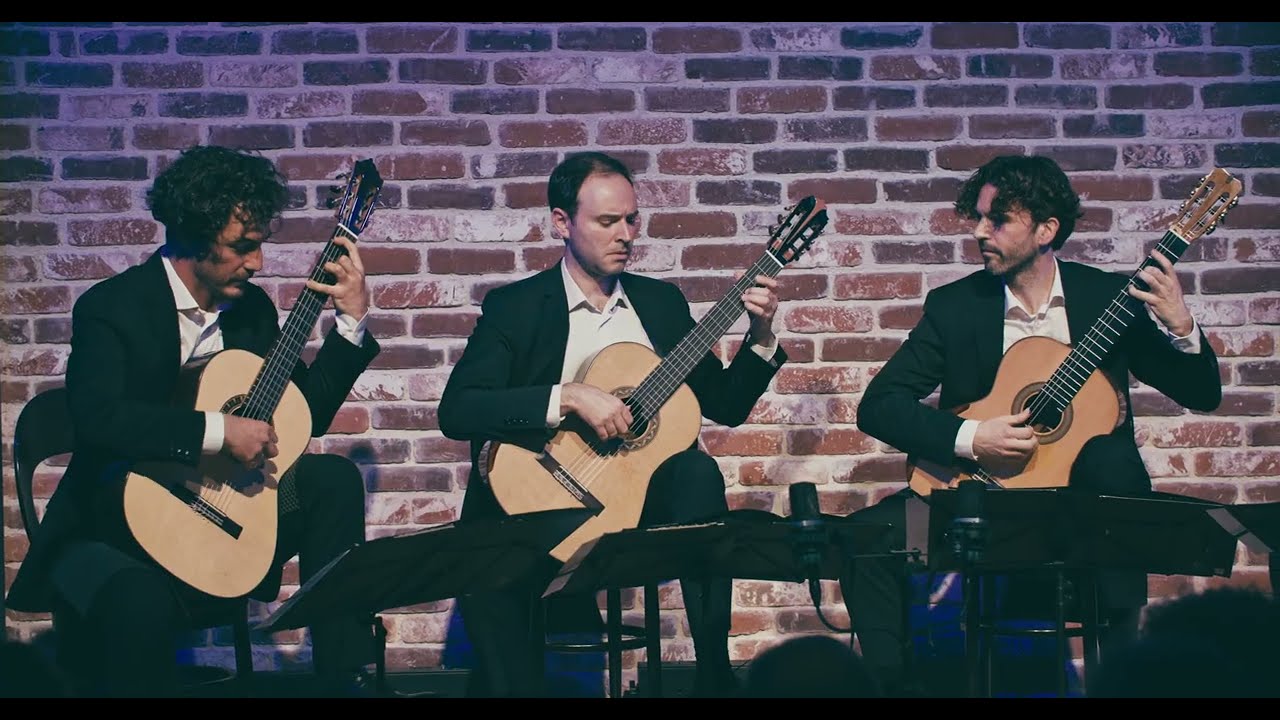 (Live) Jurassic Park Theme by John Williams - Quatuor Eclisses (4 guitars)
