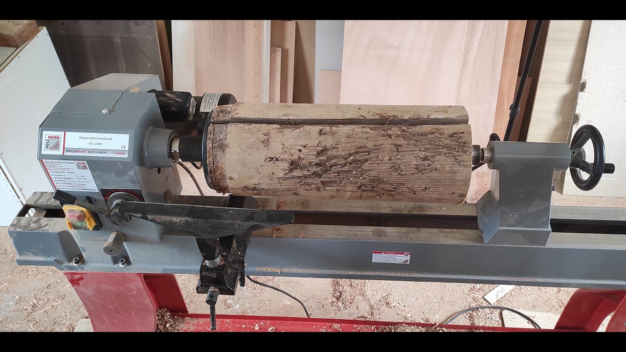 Woodturning Αmphora. Ξύλινος αμφορέας στον ξυλοτορνο.