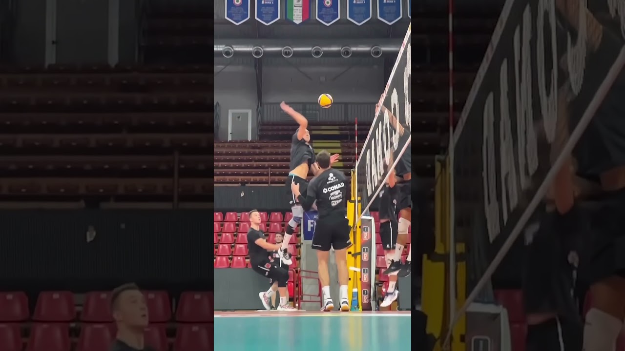 Giannelli with ONE ARM in Slomo 😍🤯