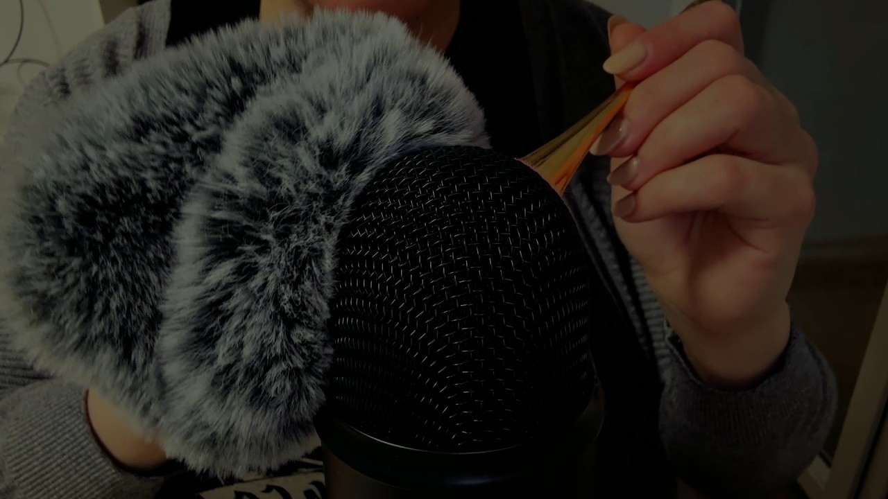 Magyar ASMR - Simogatás, szájhangok, sötétülő képernyő 🤤