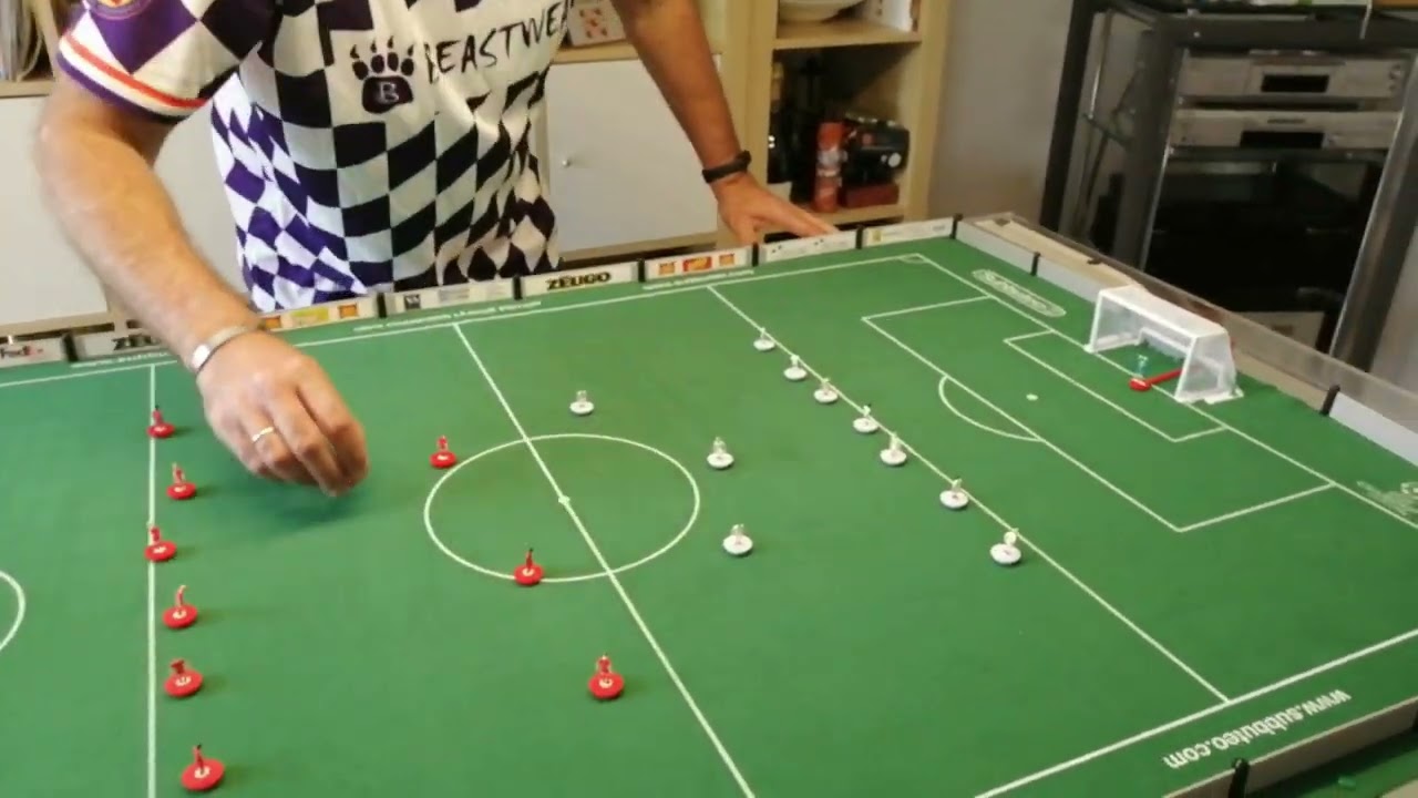 Subbuteoplatte aus Pappwabenplatten