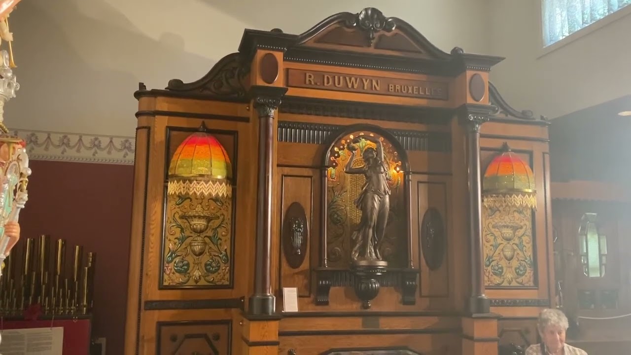 Duwyn Organ plays “The Carousel Waltz” (Nix Collection)