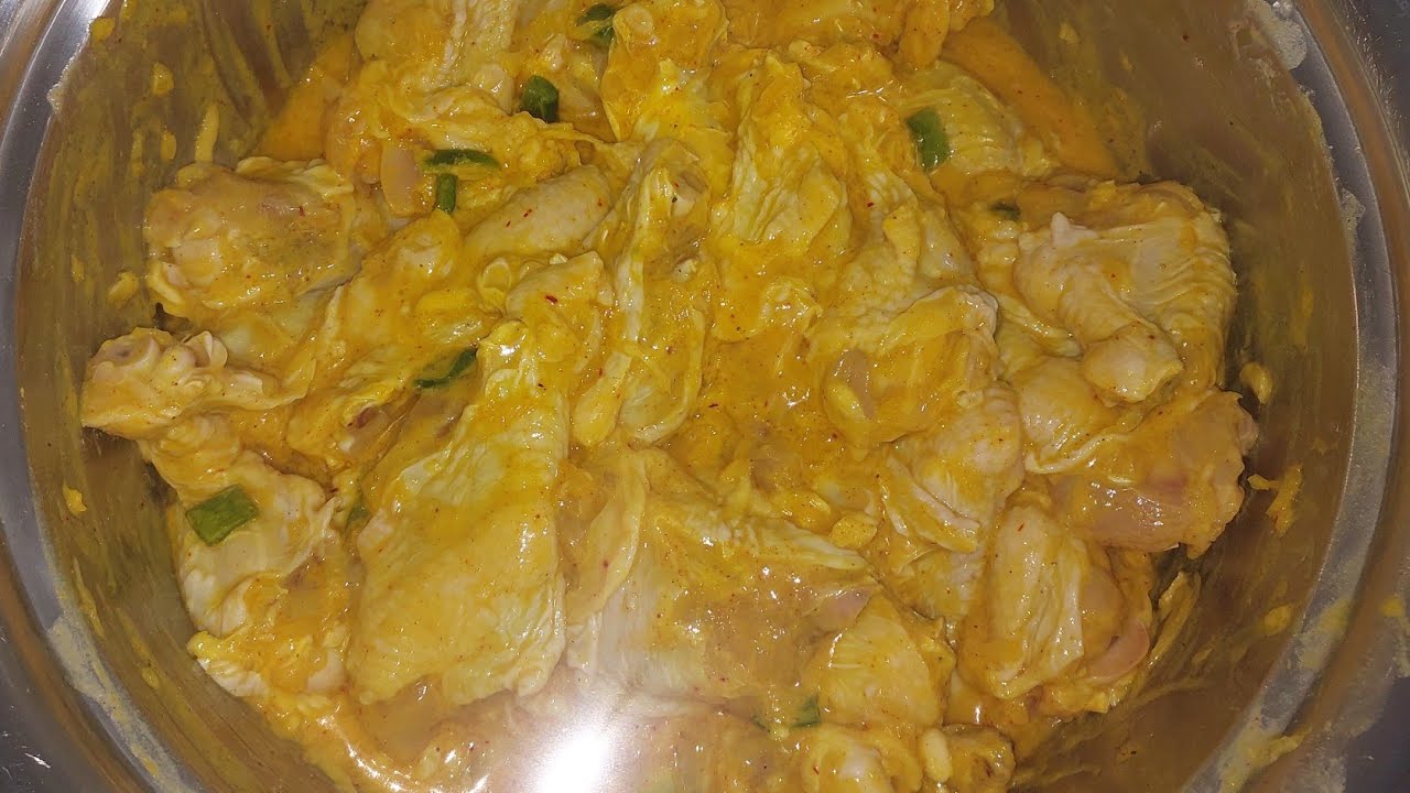 اخته کردن مرغ(مزه دار کردن جوجه زعفرانی)با طعم عالی و آبدار 💦how to Seasoning the chicken?watch it👆