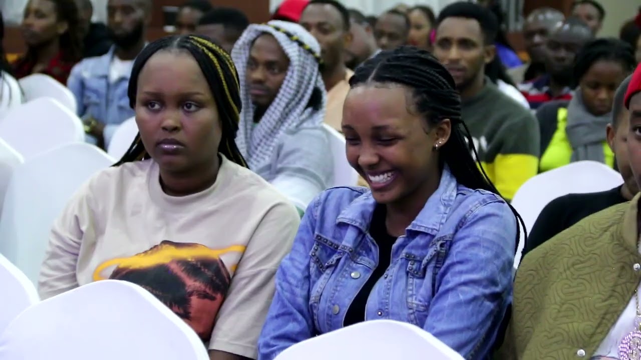 MITSUTSU yasekeje abantu cyane muri  iwacu comedy hafi kurira