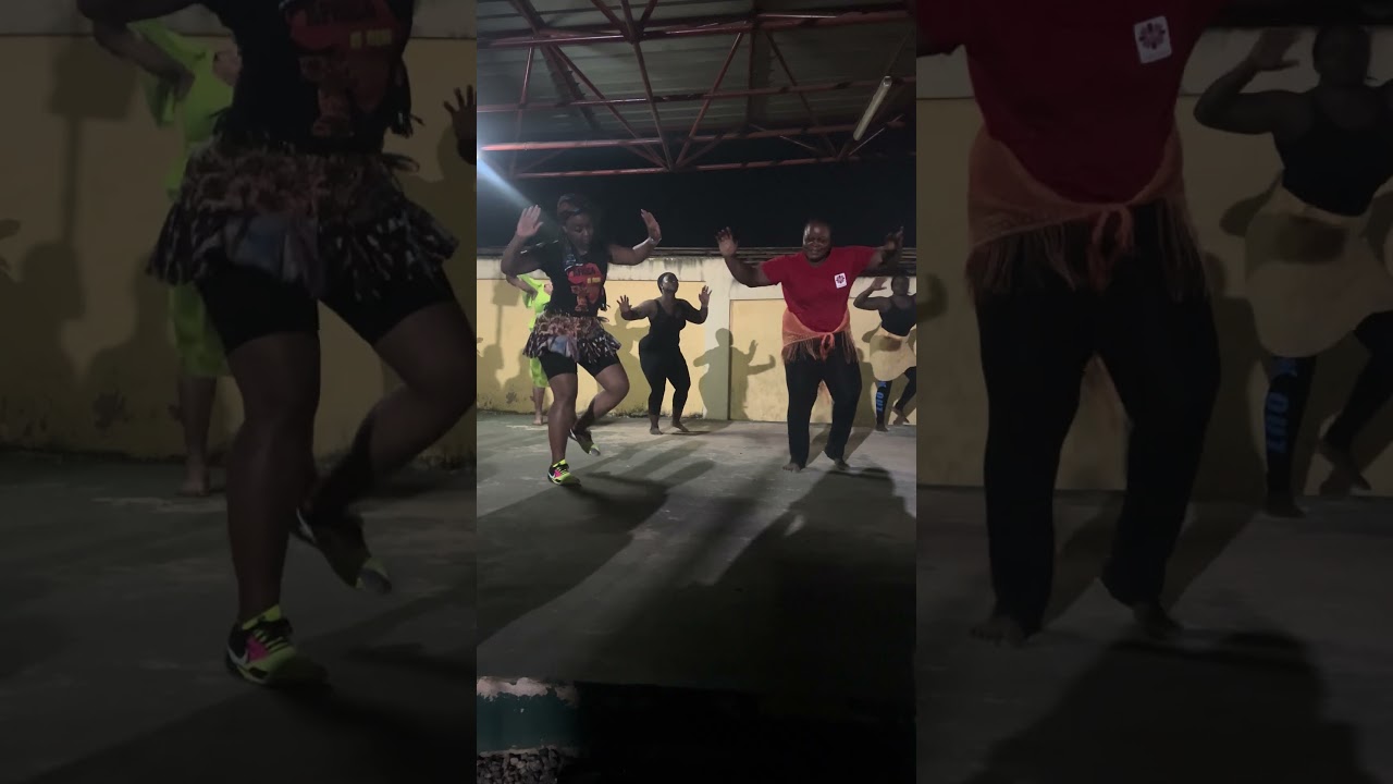 N.I.M.B.A. rehearsal in Guinea, West Africa. Sinte'