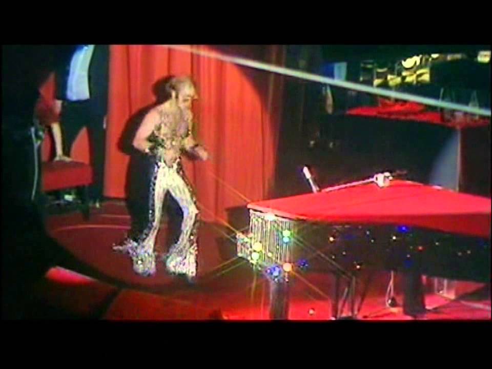 Elton John - Saturday Night's Alright For Fighting - live 1974
