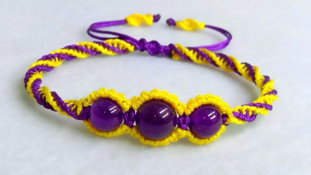 TWO-COLOR BEADED MACRAME BRACELET