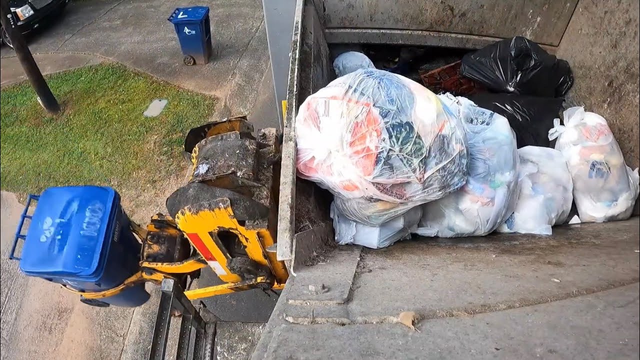New Way Sidewinder Garbage Truck Ride Along