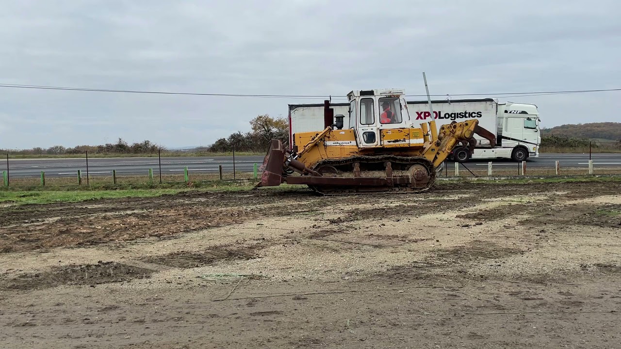 1990 Liebherr PR741C Serie C Crawler Loader I St Aubin, France Auction - 7 & 8 December