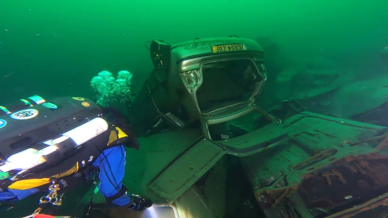 Diving Dorothea Car Pile 27 5 23