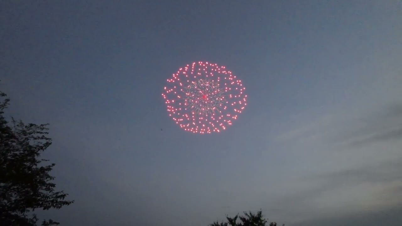 深谷花火大会に行ってきたら、めちゃくちゃ迫力あってびっくりした動画。川沿いは有料。学校は無料駐車場。2024年