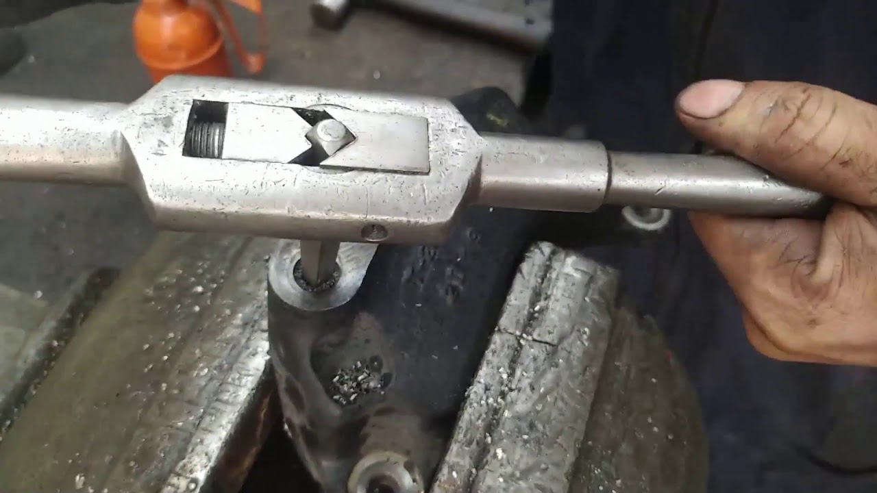 Sacar tornillo reventado con extractor americano