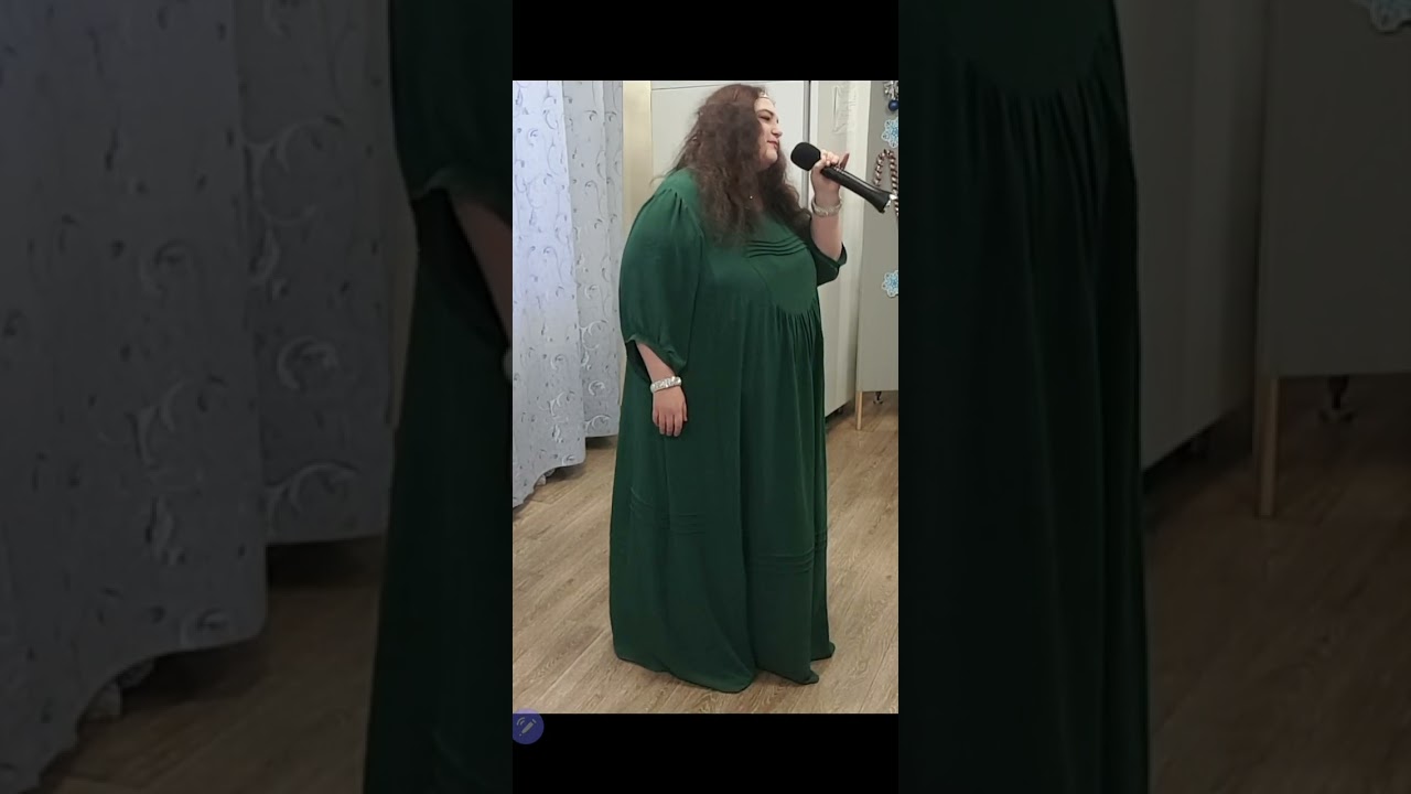 The Christmas song - Amira Byap Leila is singing