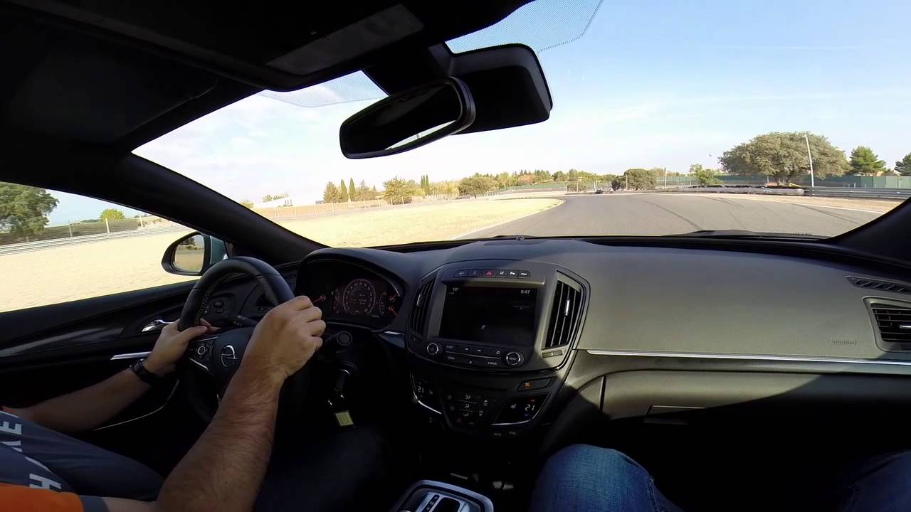 Opel Insignia OPC Unlimited en el Circuito del Jarama