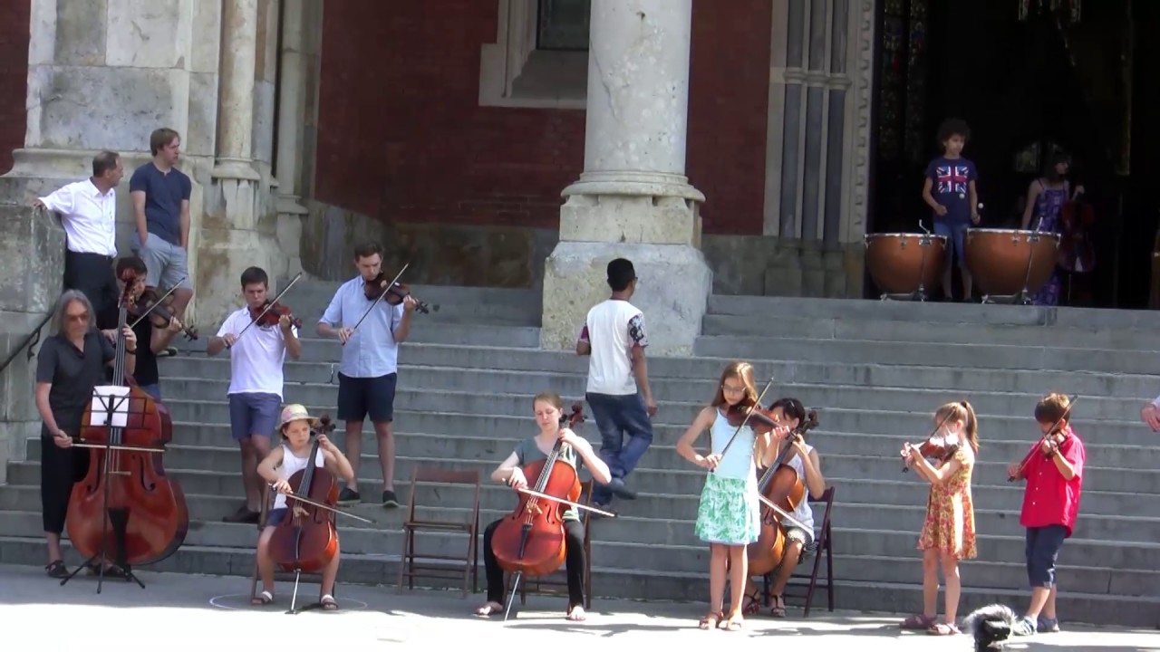 Flashmob Freude schöner Götterfunken - Herz-Jesu-Kirche Graz