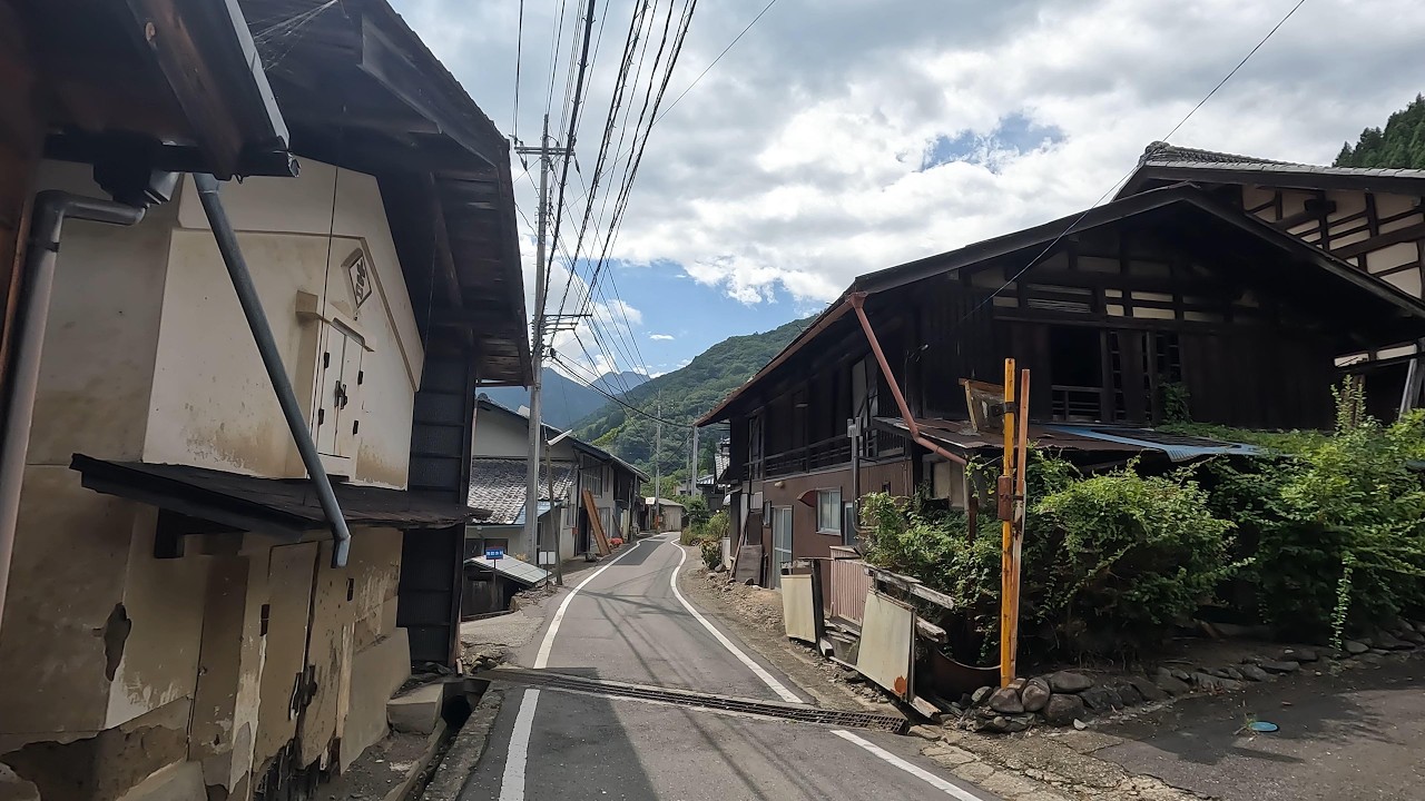 【群馬県上野村】旧街道沿いにかつて栄えた哀愁漂う限界集落を訪ねた