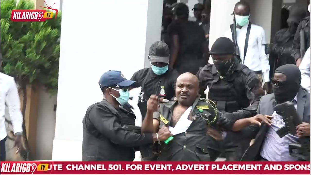 Gobe! DSS, Prison Officials Fight Dirty Over Emefiele’s Custody At Lagos Court
