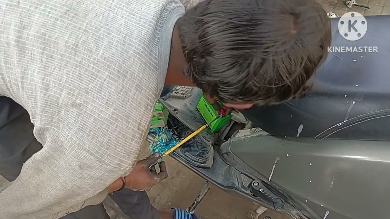 Battery change hogi ! #activa #automobile #vlogger #vlog #battery 
