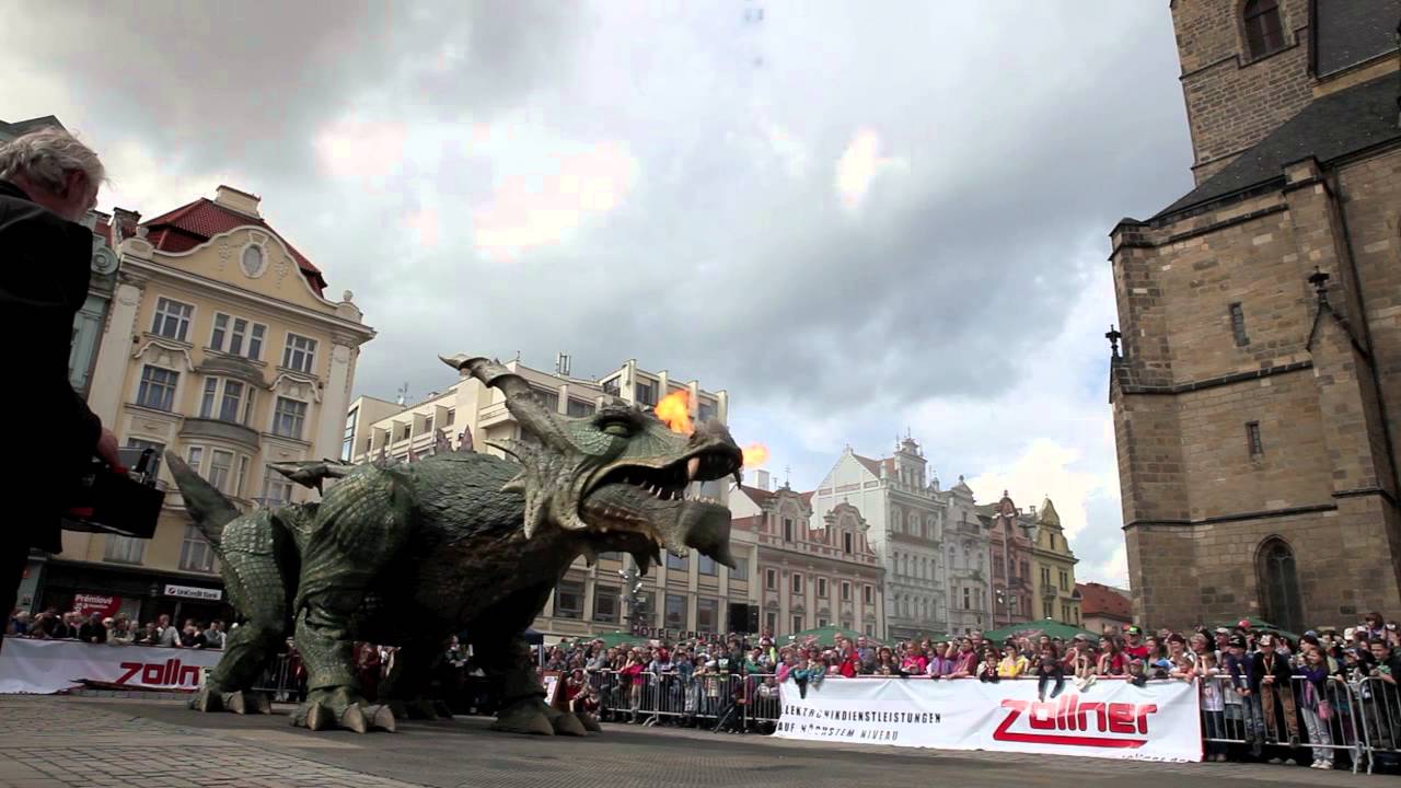 Der Further Drache besucht Pilsen - The biggest walking robot visits Pilsen