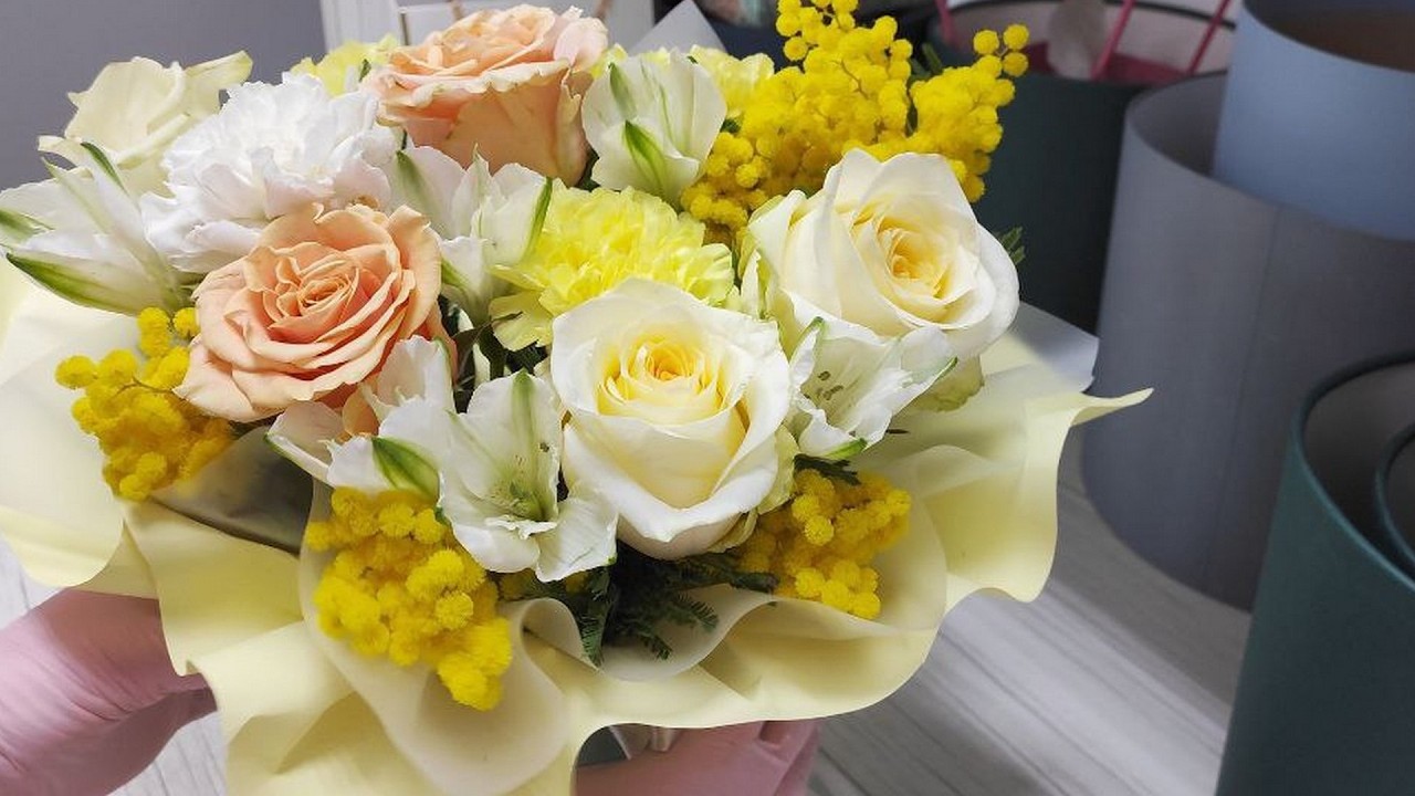 Весенняя композиция в коробке своими руками 🌼 Flower Box Arrangement Tutorial