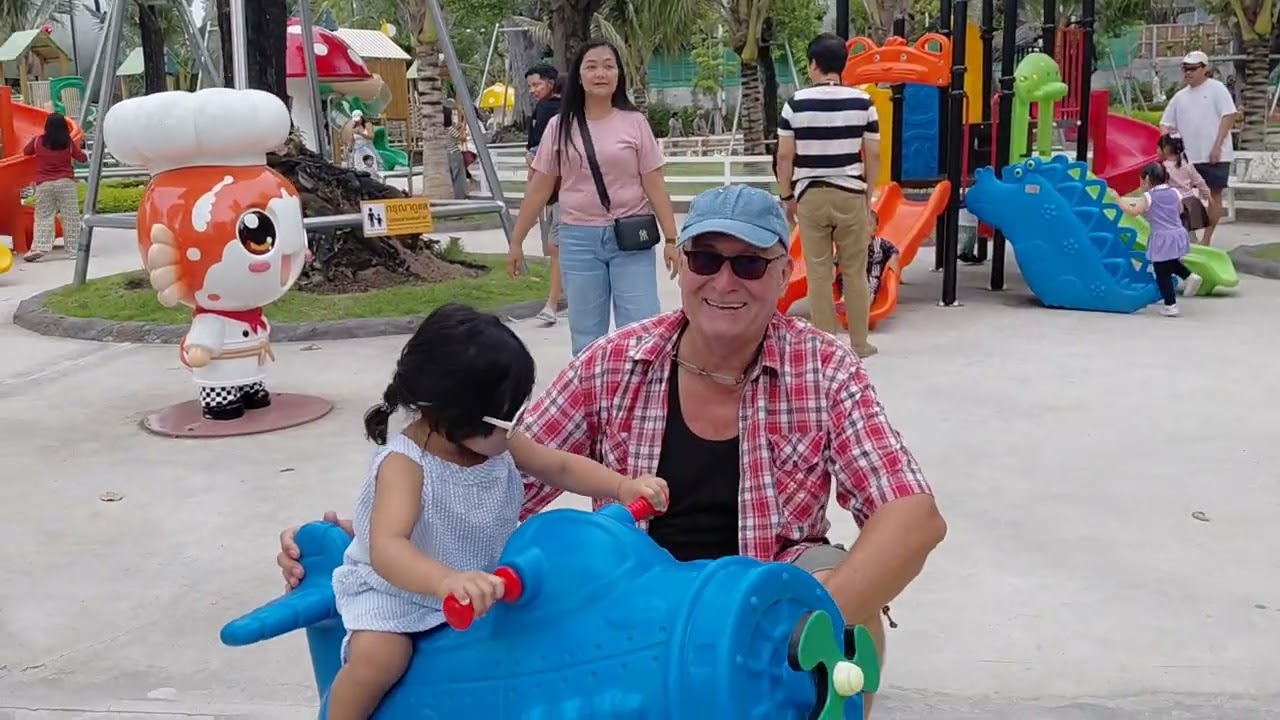 Krua Pa Bun bei Bang Saen,gemütliches Abendessen.