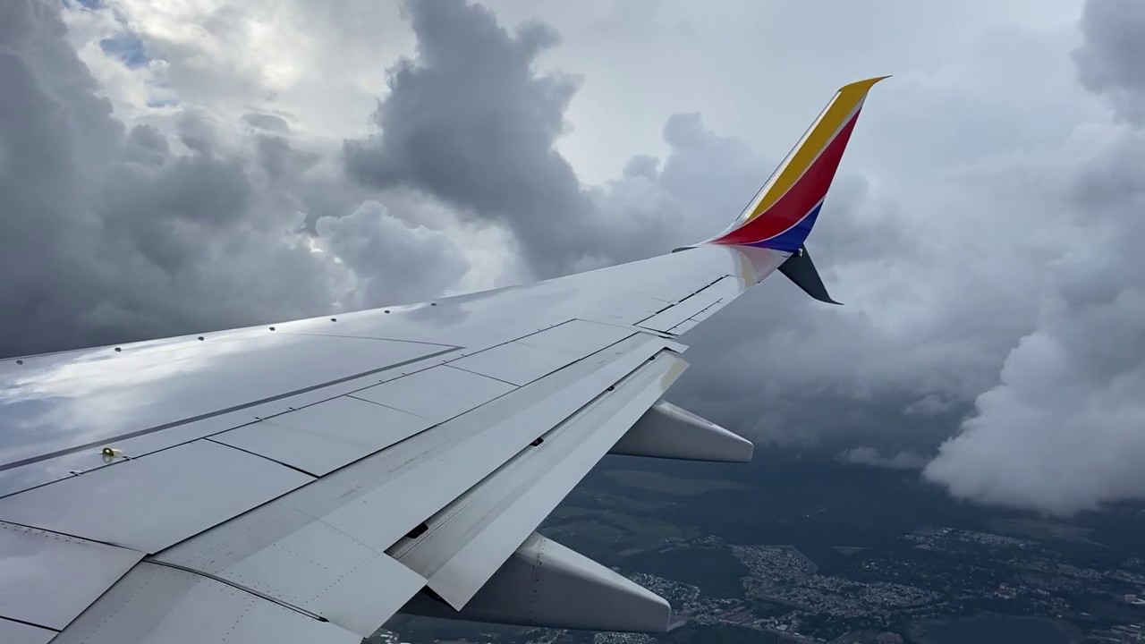 Southwest Airlines Landing Orlando - Boeing 737-8H4