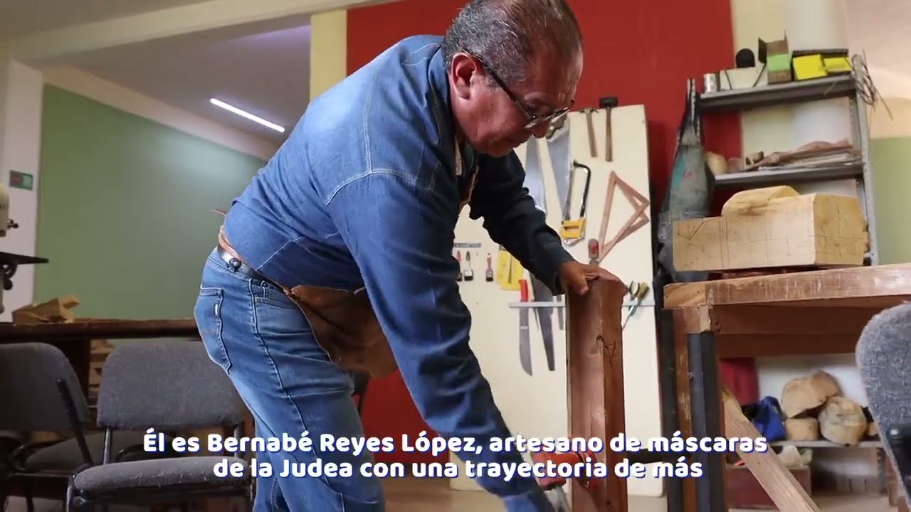 Artesano de máscaras Bernabé Reyes | Historia de Grandeza en Purísima del Rincón