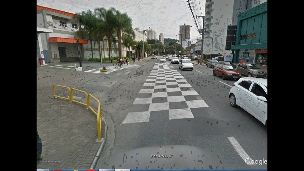 Que sinalização é essa que parece um tabuleiro de xadrez?