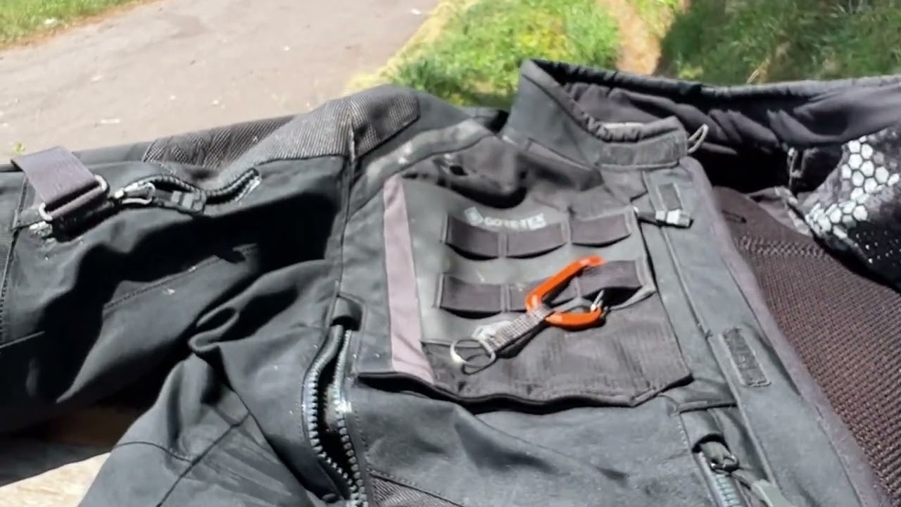 Klim Badlands 2022 ONE YEAR of use. Waterproofness, Overall, Details I don’t like. 