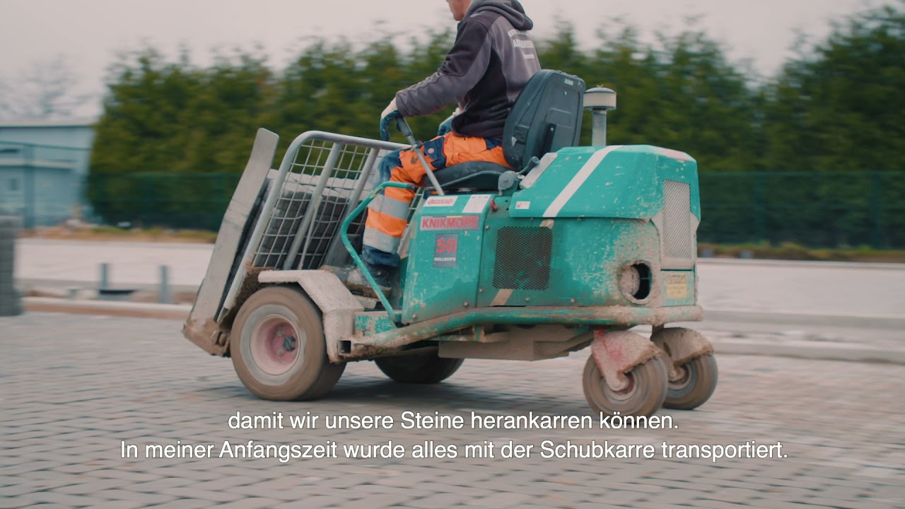 Rollmops aan die Arbeit - Pflasterarbeiten