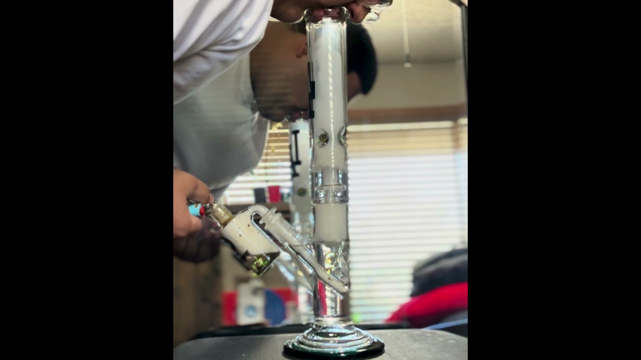 Straight pipe bong w/ shower head Perc.
