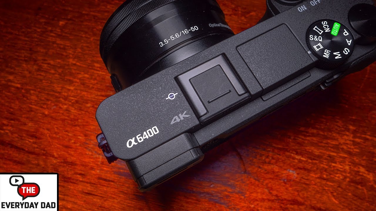 Распаковка Sony A6400 и первые впечатления! Sony с ОТКИДНЫМ ЭКРАНОМ?!?!