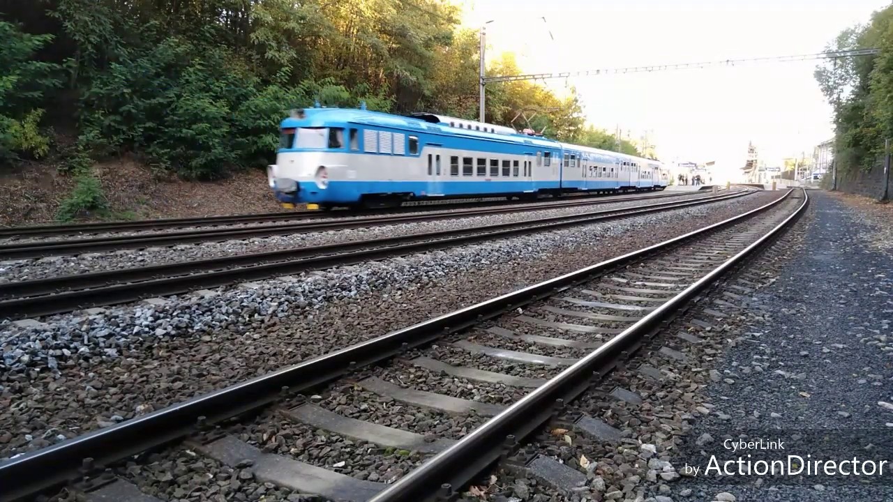 Žabotlam a další vlaky ve Strančicích.