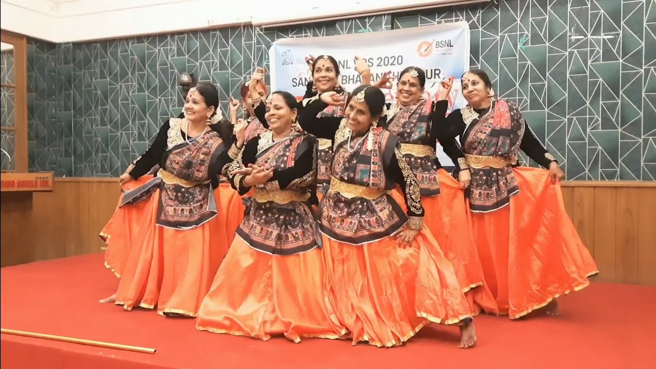 Maanam Thelinje ninnal/ Group dance/ BSNL VRS Thrissur 