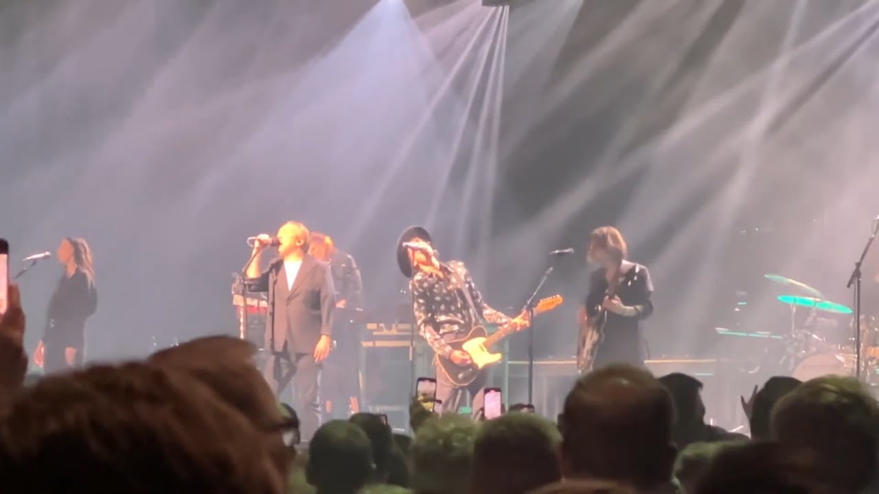 Lars Winnerbäck med Håkan Hellström - För sent för edelweiss // Scandinavium, Göteborg 2023